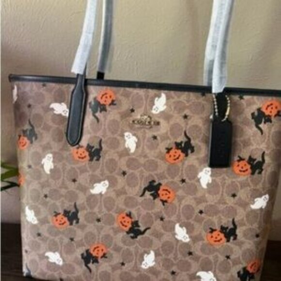 Chic Halloween Tote Bag with Playful Designs - Picture 4 of 5